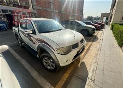 میتسوبیشی L200